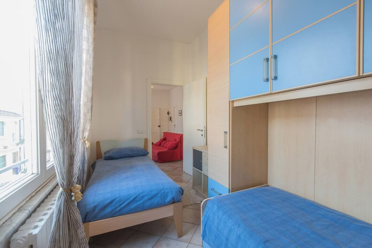 Bedroom 4, JOIVY Elly's Terrace-old City, Lucca