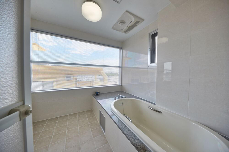 Bathroom 3, FreedomHills A, Naha