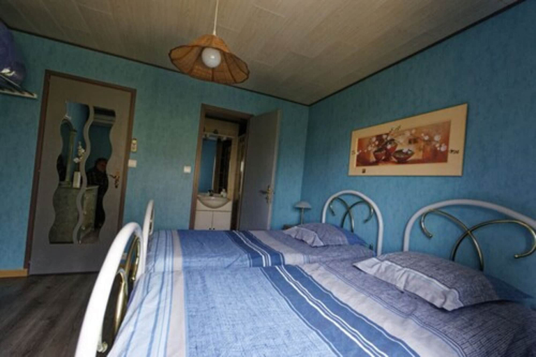 Bedroom 4, Chambres et Gites La Paysanne, Meuse
