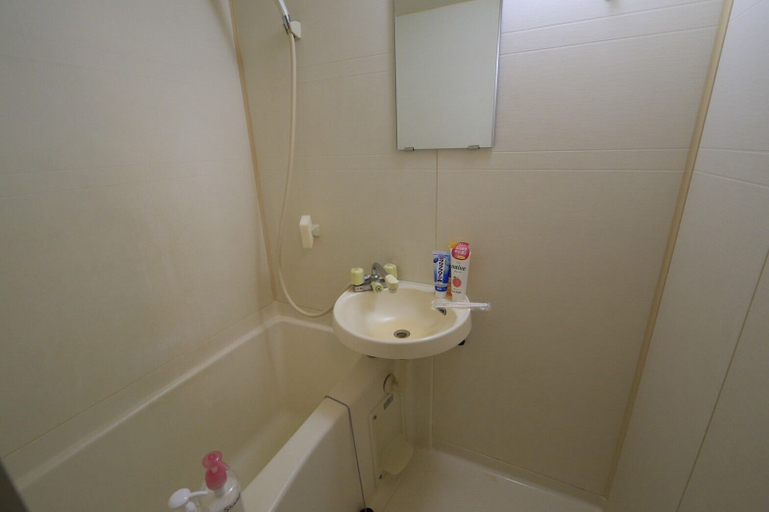 Bathroom 5, Hoseiro 303, Kobe