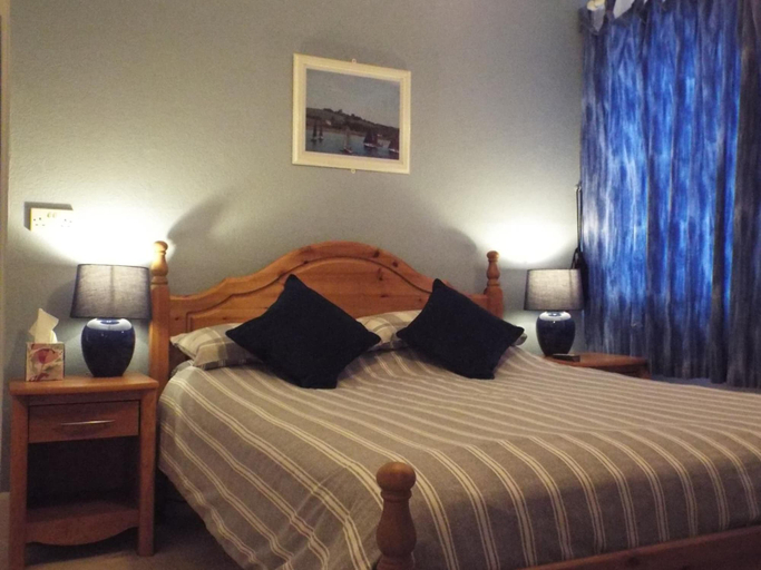 Bedroom 2, Corner House Guest House, Devon