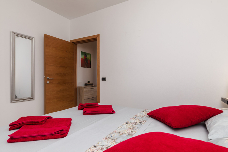 Bedroom 2, Stuck in the Moment Apartment, Dubrovnik