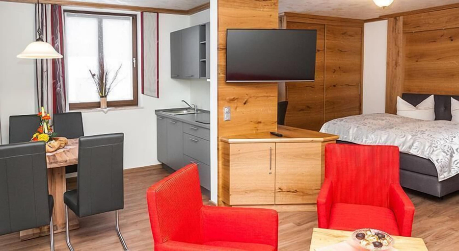 Bedroom 4, Landhotel Mappacher Hof, Schwandorf