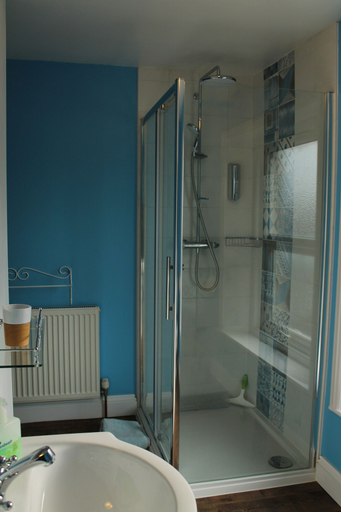 Bathroom 4, Taunton House B&B, Dorset