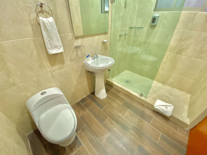 Bathroom 3, La Lola Hotel & Suites, Mazatlán