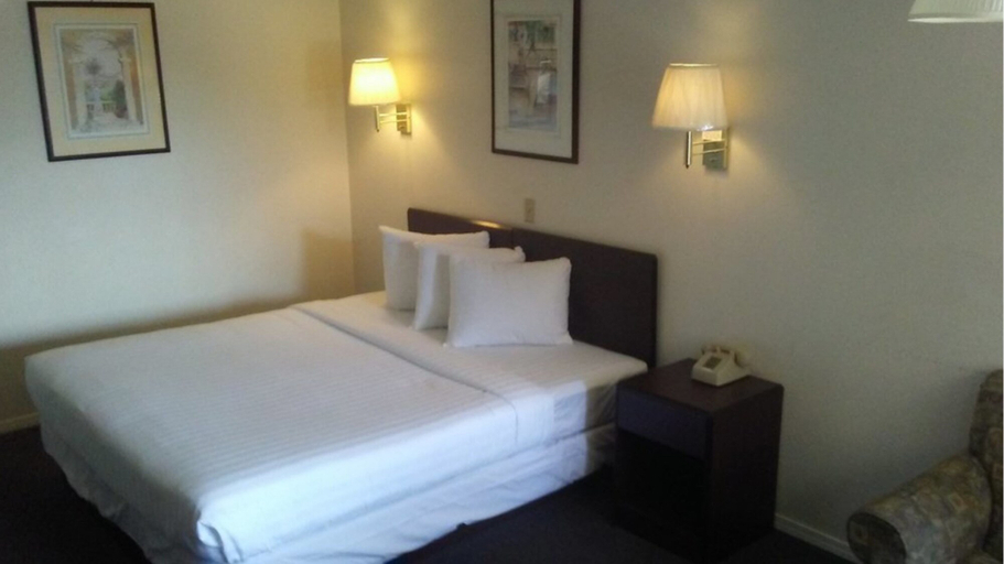 Bedroom 3, Sunshine Motel, San Miguel