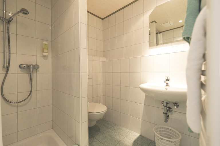 Bathroom 5, Landhotel Waldeck, Donau-Ries