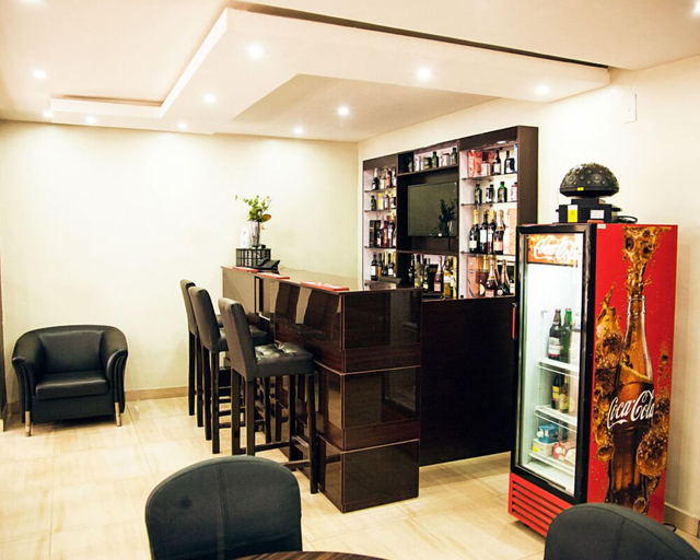 Food & Drinks 4, Lantano Cottage, Mushin