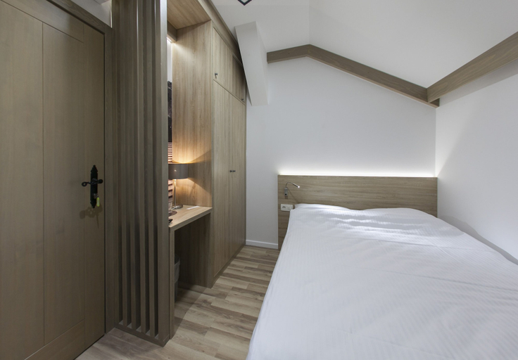 Bedroom 3, Hotel Emen, Herzegovina-Neretva