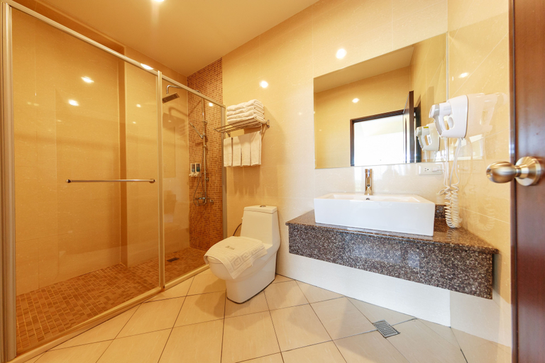 Bathroom 4, Kenting Green Yard B&B, Pingtung