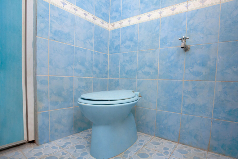 Bathroom 5, SPOT ON 2830 Azka Guest House Syariah, Cilacap