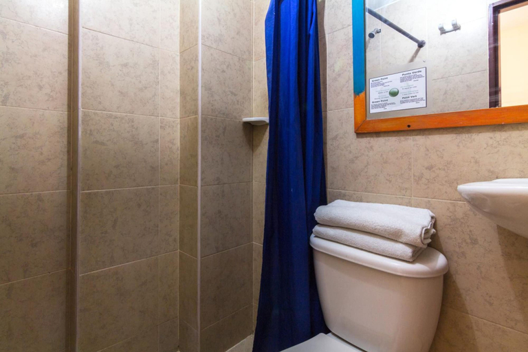 Bathroom 4, Hotel Conquistadores, Medellín