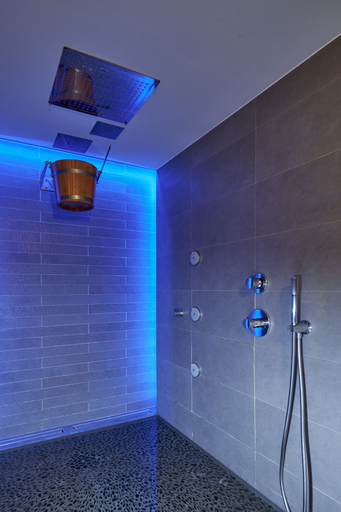 Bathroom 4, Hotel Rezia, Sondrio
