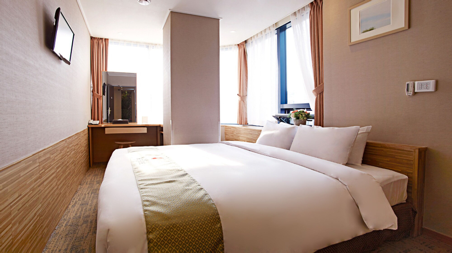 Bedroom 3, Hotel Skypark Myeongdong Ii, Jung