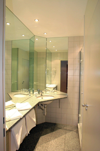 Bathroom 4, Central Hotel Löwen, Feldkirch