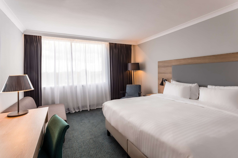 Bedroom 4, Radisson Hotel & Conference Centre London Heathrow, London