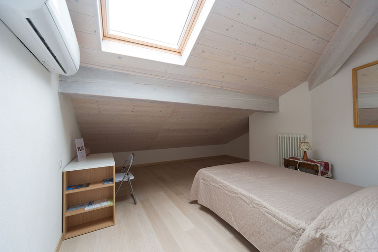 Room 3, Mamma Ciccia Holiday Home - Valeria, Lecco