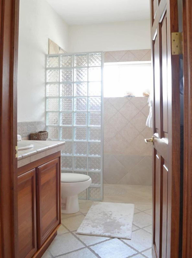 Bathroom, Casa Oso Grande, Carrillo