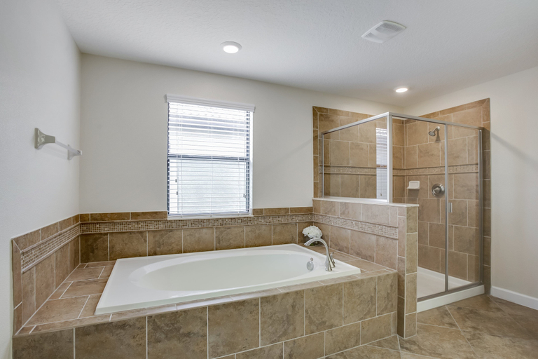 Bathroom 4, 7 Bdrm5ba Spa, Game Room and Theater, Osceola