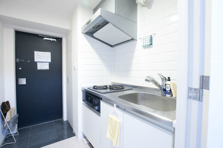 Others 3, Yakuin apartment, Fukuoka