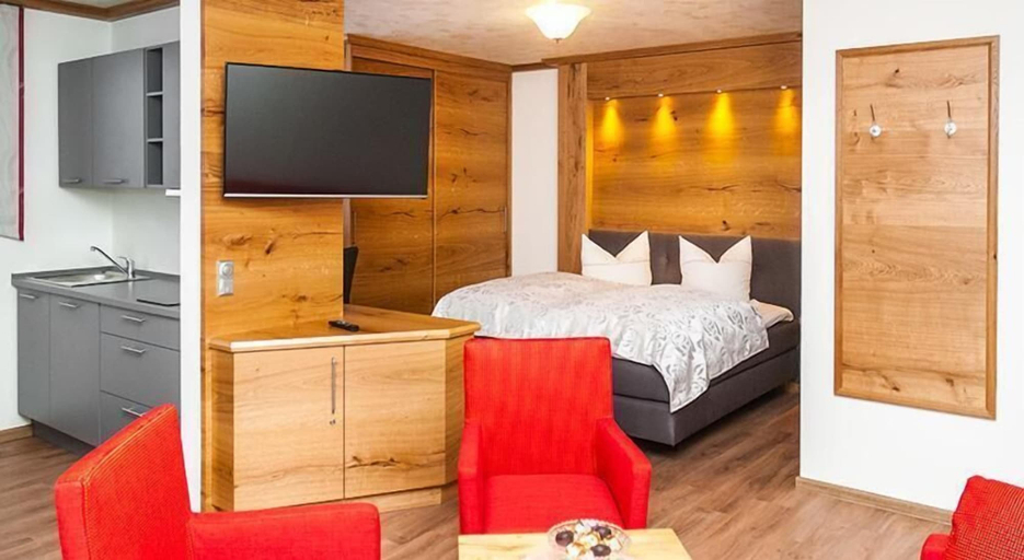 Bedroom 2, Landhotel Mappacher Hof, Schwandorf