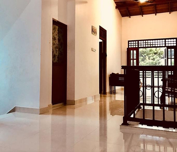 Others 4, Villa304, Galle Four Gravets