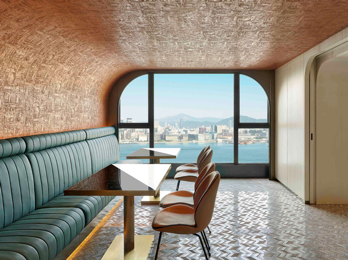 Executive lounge 10