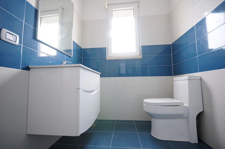 Bathroom 4, Apartments Harmony