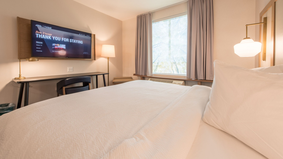 Bedroom 4, Fairfield Inn & Suites by Marriott Penticton, Okanagan-Similkameen