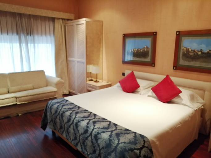 Bedroom 2, Colosseo Studio Suites, Rome