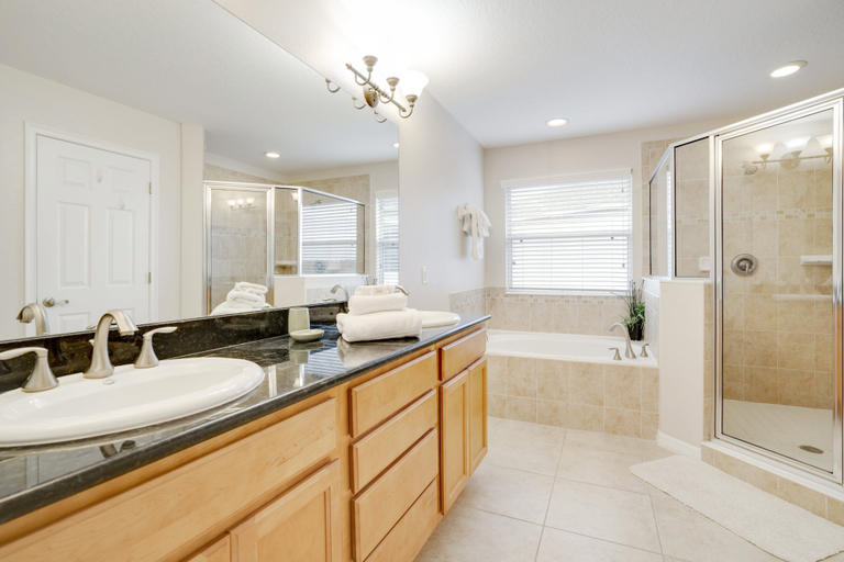 Bathroom 4, 2251victo, Polk