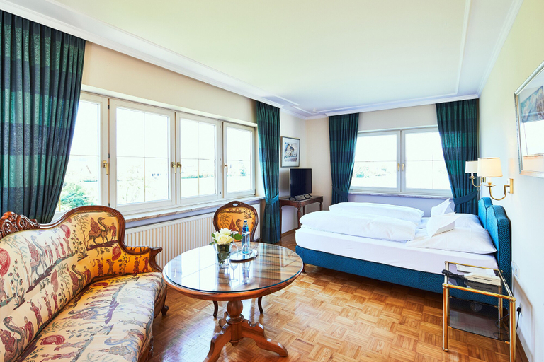 Bedroom 4, Reck's Hotel - Restaurant, Bodenseekreis