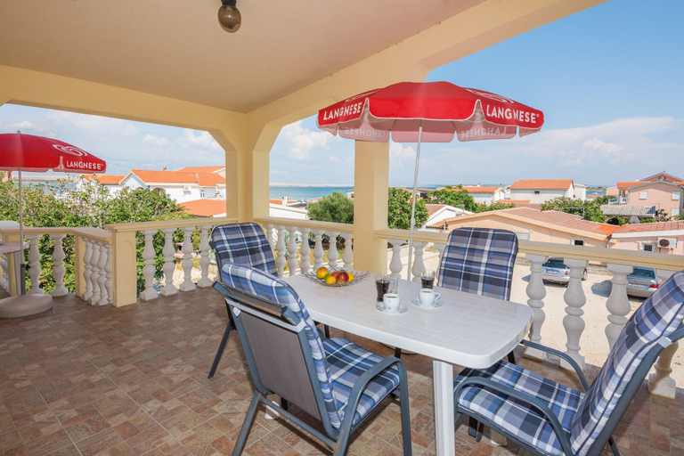 Food & Drinks 5, Apartments Delic - Pejic, Vir
