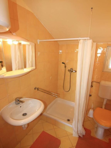 Bathroom 3, Silentium, Ražanac