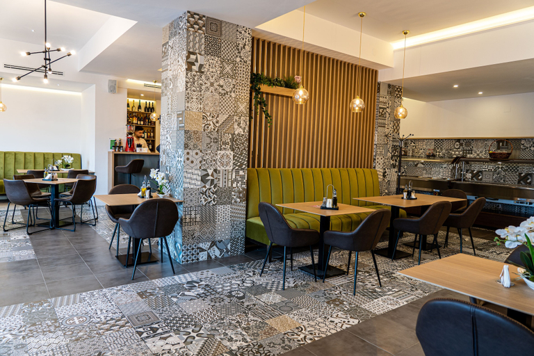 Food & Drinks 5, Hotel Avenue, Buzau