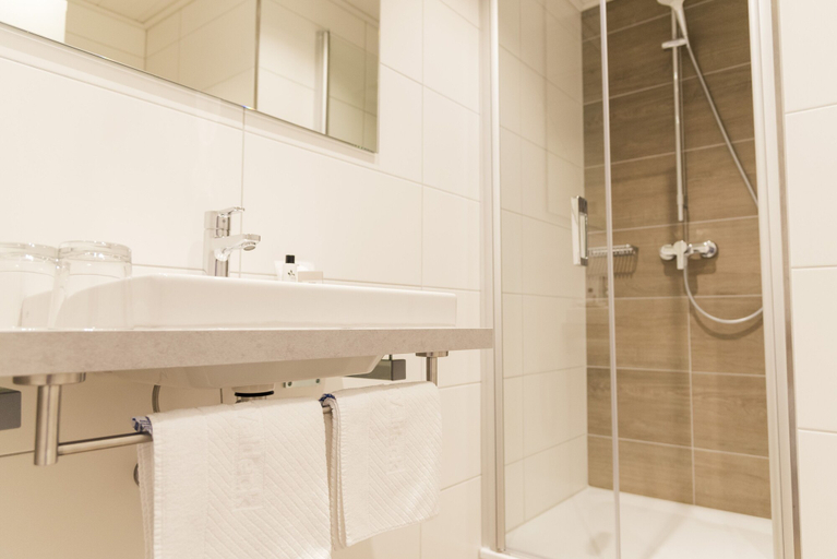 Bathroom 5, Landhotel Waldeck, Donau-Ries