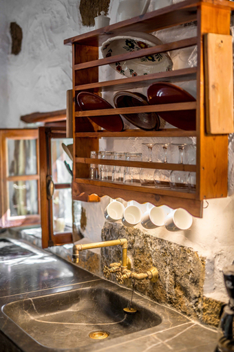 Food & Drinks 5, Natura cottages, Crete