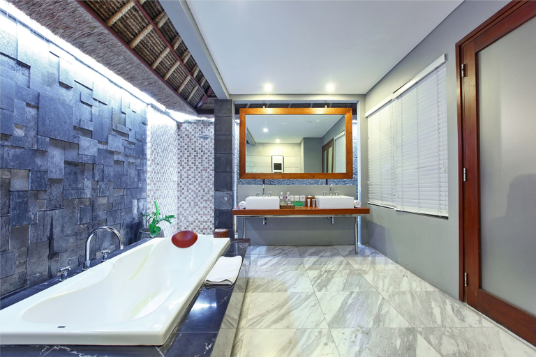 Bathroom 9