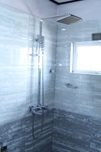 Bathroom 5, Blue Moon Hotel, Nuwara Eliya