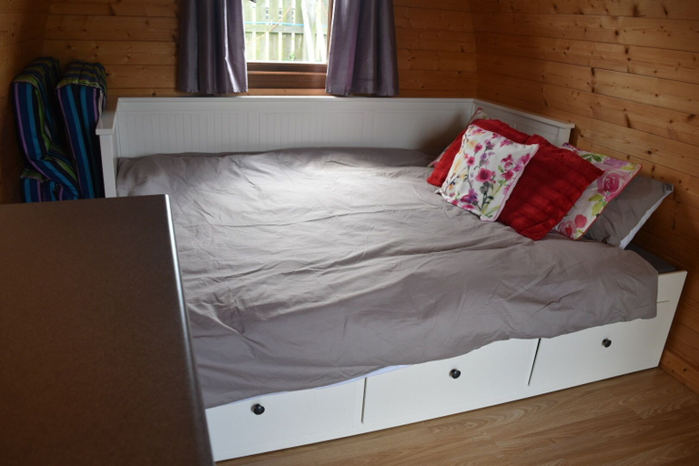 Bedroom 5, Beachcomber Glamping, Kent