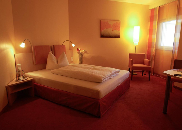 Bedroom 3, Rebhans Business und Wellness Hotel, Kronach