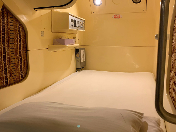 Bedroom 3, Funabashi Grand Sauna and Capsule Hotel - Caters to Men, Funabashi