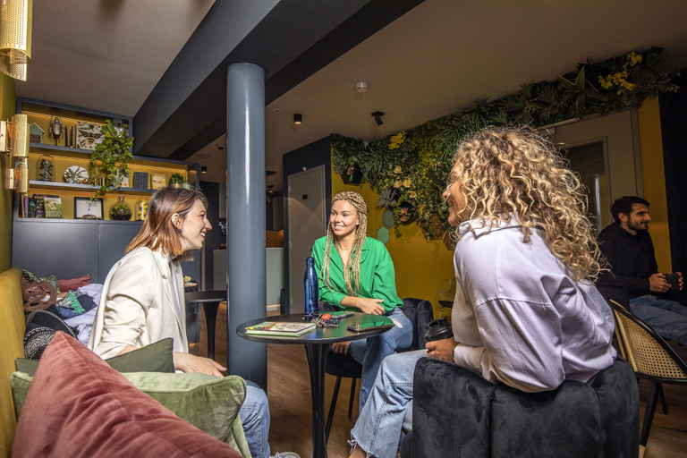Others 5, The Bee Hostel, Amsterdam