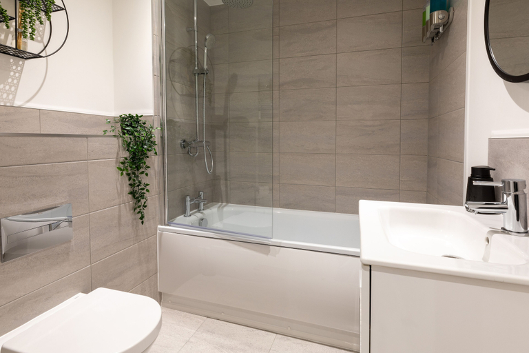 Bathroom 3, The Courtyard, Southampton