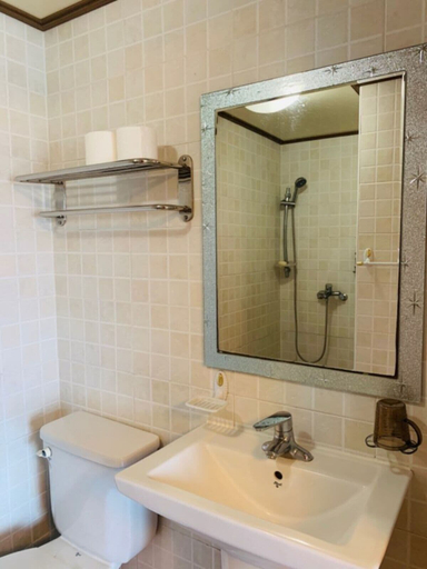 Bathroom, eL Roman Pension, Jeju