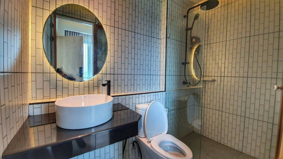 Bathroom 5, Platinum Hotel, Pluak Daeng