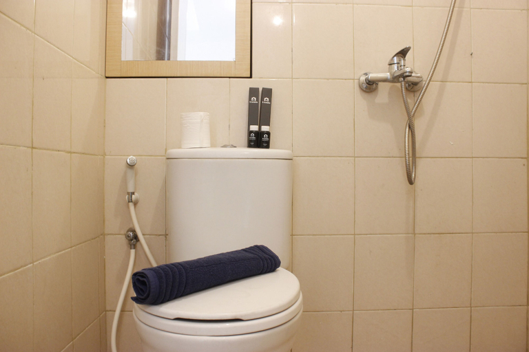 Bathroom 5, Premium 2BR Tamansari Panoramic Apartment By Travelio, Bandung