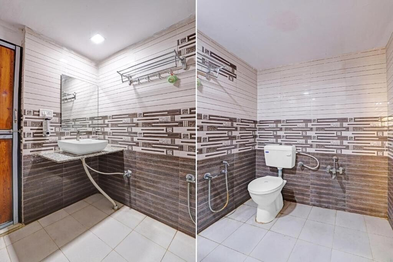 Bathroom, Hotel Mayura Ankleshwar, Bharuch