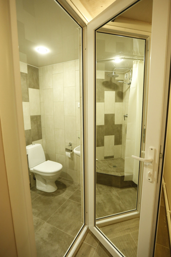 Bathroom 4, Araks Hotel Complex