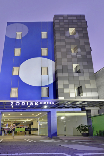 Exterior & Views 27